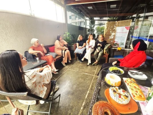 Profissionais de saúde reunidas para networking e troca de casos clínicos no projeto SI Kids da Saúde Integrada em São Bernardo do Campo