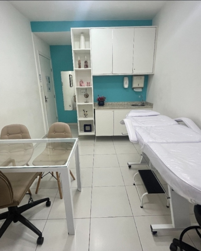 Consultório de estética na Saúde Integrada com pia de mãos em conformidade com as normas da vigilância sanitária